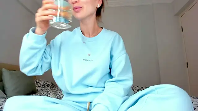 Miya Nika online show from 31, 1, 2025