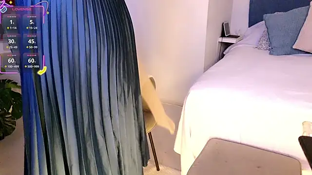 missmiamore online show from 8, 10, 2025