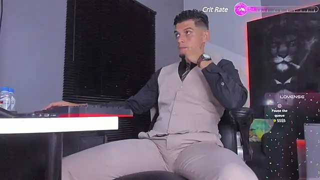 Snapshot of massimo_g chatting on 4, 3, 2025 massimo g online show from 4, 3, 2025