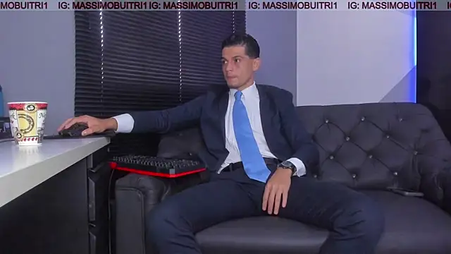 Snapshot of massimo_g chatting on 3, 11, 2025 massimo g online show from 3, 11, 2025