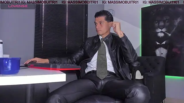 Snapshot of massimo_g chatting on 8, 11, 2025 massimo g online show from 8, 11, 2025