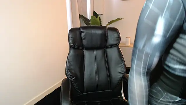 Crystal-dreamt online show from 21, 2, 2026