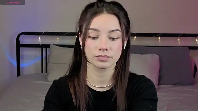 sinthiaroze online show from 27, 10, 2025