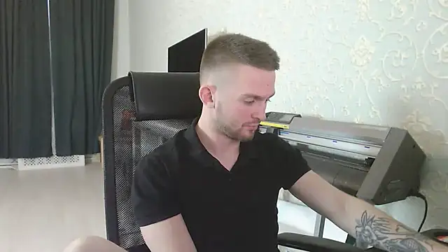 Snapshot of Marselle_Laker chatting on 12, 11, 2025 Marselle Laker online show from 12, 11, 2025