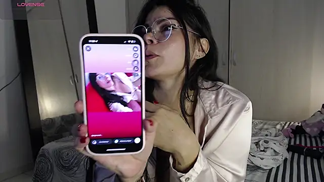 Snapshot of cristal_sexybody chatting on 20, 10, 2025 cristal sexybody online show from 20, 10, 2025