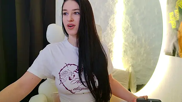 moniqque online show from 25, 10, 2025