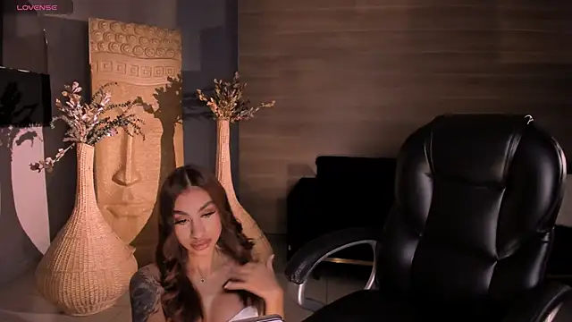 DannaCruz online show from 12, 9, 2025