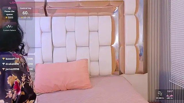 valkiria moore online show from 20, 9, 2025