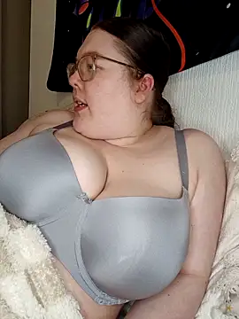 Sexycurvyemilyy online show from 5, 3, 2026