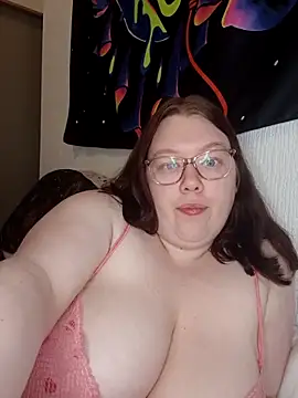 Sexycurvyemilyy online show from 14, 4, 2026