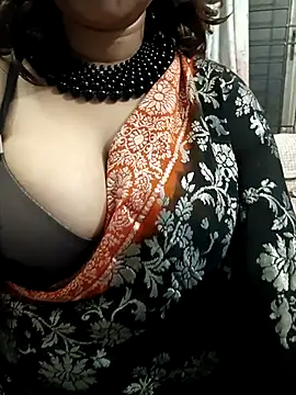 Snapshot of Sexybomb33 chatting on 27, 2, 2025 Sexybomb33 online show from 27, 2, 2025