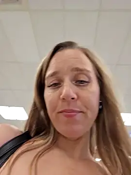 SkyelarSommer online show from 5, 1, 2026