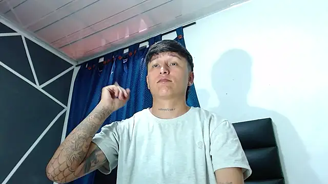 Snapshot of Tamarahryan chatting on 8, 10, 2025 Tamarahryan online show from 8, 10, 2025