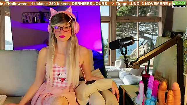 Snapshot of Kittychatte chatting on 2, 11, 2025 Kittychatte online show from 2, 11, 2025