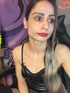 LaPetitechienne1 online show from 17, 12, 2024