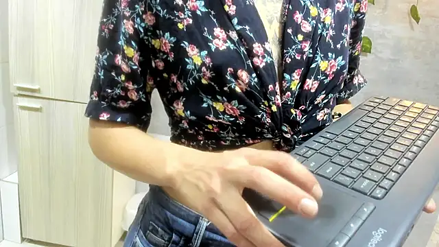 Mhelanny2 online show from 15, 5, 2026