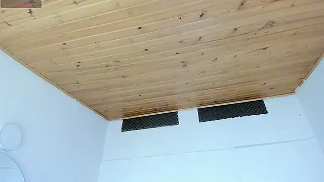 cristal  hot 1 online show from 15, 2, 2025