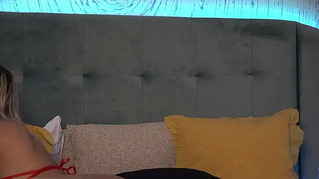 Snapshot of IvyRubens chatting on 19, 12, 2024 IvyRubens online show from 19, 12, 2024