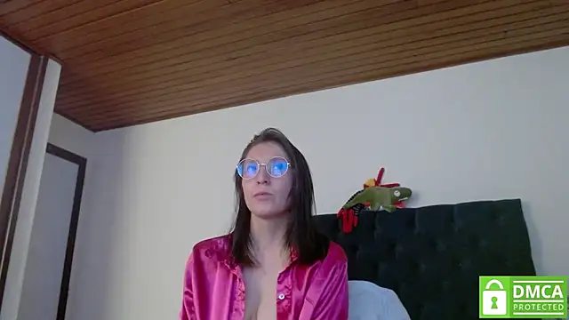 Sophi Cute online show from 5, 12, 2024