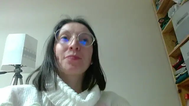 Sophi Cute online show from 3, 2, 2025