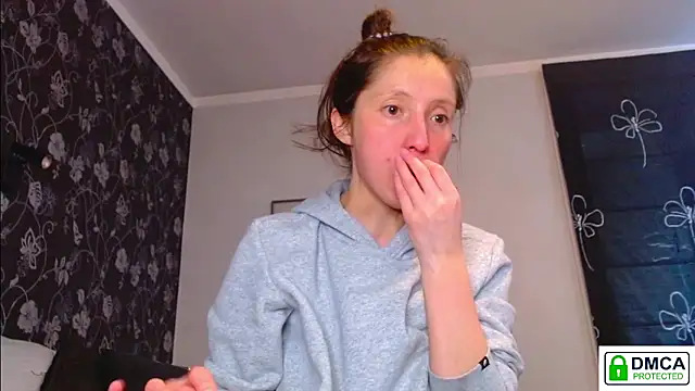 Sophi Cute online show from 25, 3, 2026