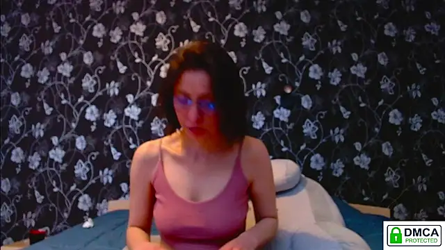 Sophi Cute online show from 15, 5, 2026