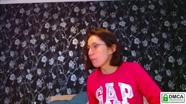 Sophi Cute online show from 19, 5, 2026