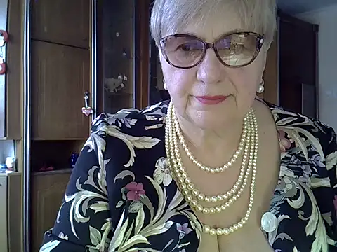 Snapshot of SweetCherry27 chatting on 16, 2, 2025 SweetCherry27 online show from 16, 2, 2025