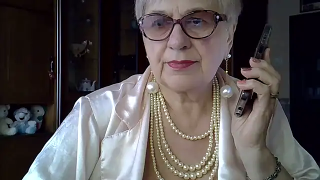 Snapshot of SweetCherry27 chatting on 2, 3, 2025 SweetCherry27 online show from 2, 3, 2025
