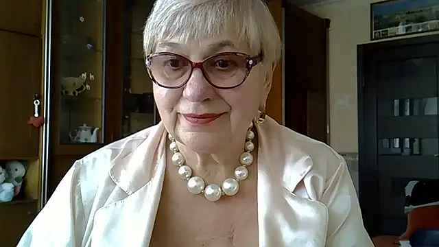 Snapshot of SweetCherry27 chatting on 5, 3, 2025 SweetCherry27 online show from 5, 3, 2025