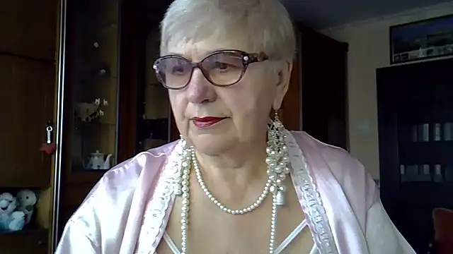 Snapshot of SweetCherry27 chatting on 8, 3, 2025 SweetCherry27 online show from 8, 3, 2025