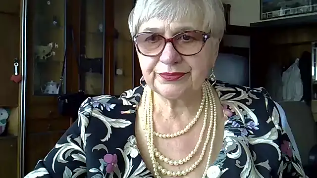 Snapshot of SweetCherry27 chatting on 11, 3, 2025 SweetCherry27 online show from 11, 3, 2025