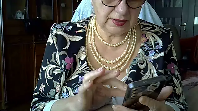 Snapshot of SweetCherry27 chatting on 12, 3, 2025 SweetCherry27 online show from 12, 3, 2025
