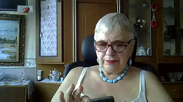 Snapshot of SweetCherry27 chatting on 11, 9, 2025 SweetCherry27 online show from 11, 9, 2025