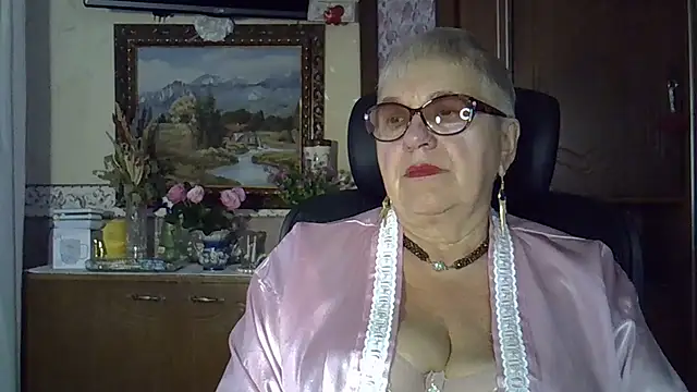 Snapshot of SweetCherry27 chatting on 12, 9, 2025 SweetCherry27 online show from 12, 9, 2025