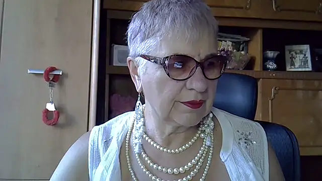 Snapshot of SweetCherry27 chatting on 24, 9, 2025 SweetCherry27 online show from 24, 9, 2025