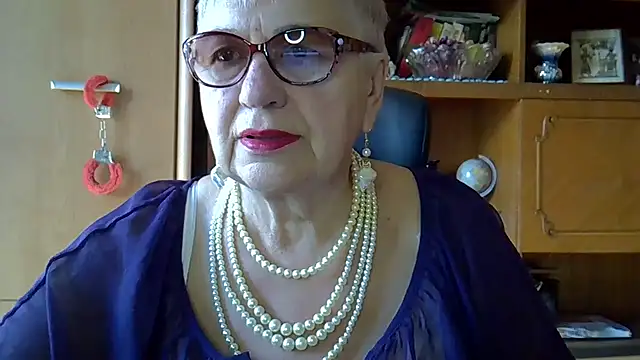 Snapshot of SweetCherry27 chatting on 27, 9, 2025 SweetCherry27 online show from 27, 9, 2025
