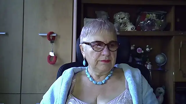 Snapshot of SweetCherry27 chatting on 29, 9, 2025 SweetCherry27 online show from 29, 9, 2025