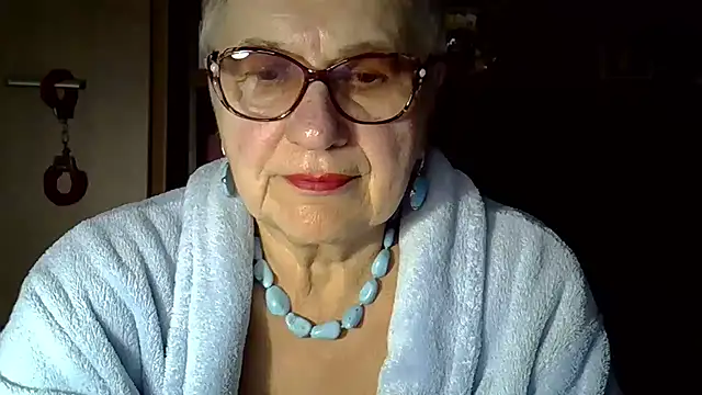 Snapshot of SweetCherry27 chatting on 29, 9, 2025 SweetCherry27 online show from 29, 9, 2025