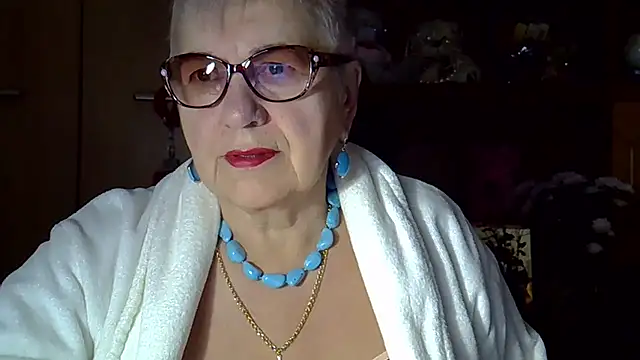 Snapshot of SweetCherry27 chatting on 8, 10, 2025 SweetCherry27 online show from 8, 10, 2025