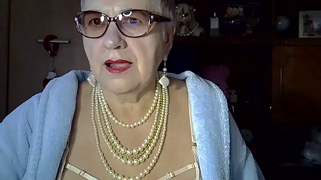 Snapshot of SweetCherry27 chatting on 13, 10, 2025 SweetCherry27 online show from 13, 10, 2025
