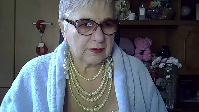 Snapshot of SweetCherry27 chatting on 14, 10, 2025 SweetCherry27 online show from 14, 10, 2025