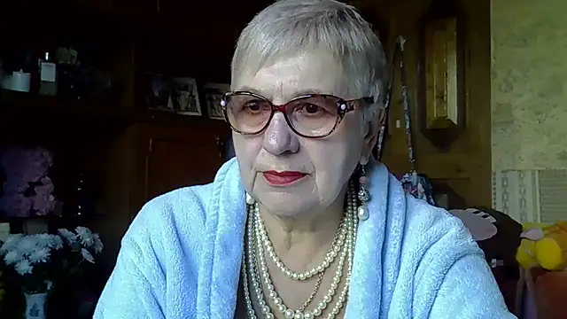 Snapshot of SweetCherry27 chatting on 15, 10, 2025 SweetCherry27 online show from 15, 10, 2025