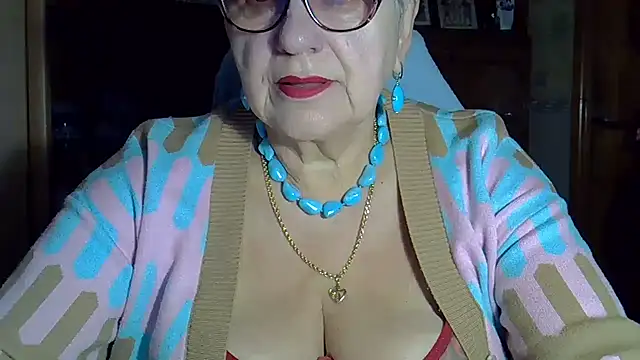 Snapshot of SweetCherry27 chatting on 18, 10, 2025 SweetCherry27 online show from 18, 10, 2025
