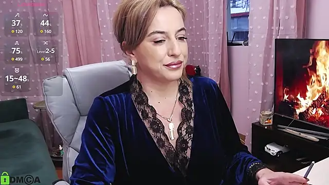 CarrieLoveX online show from 12, 1, 2025