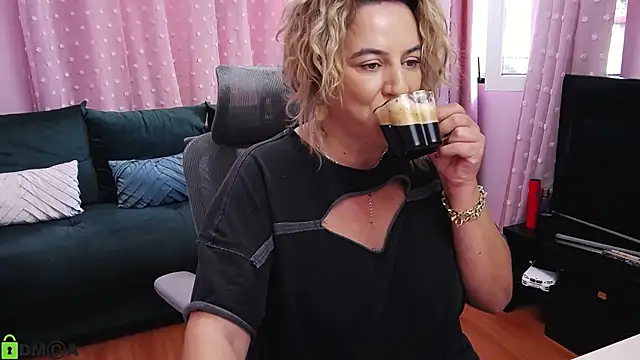 CarrieLoveX online show from 22, 9, 2025