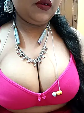 Sophiaboudi online show from 12, 9, 2025