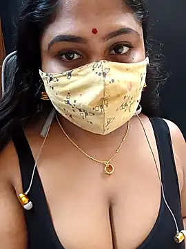 Sophiaboudi online show from 8, 10, 2025