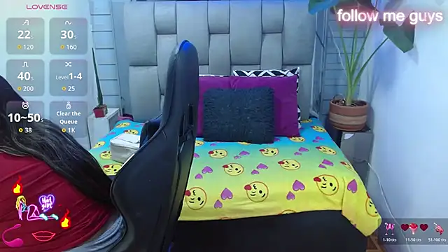 Snapshot of evelin_zaens chatting on 7, 7, 2026 evelin zaens online show from 7, 7, 2026