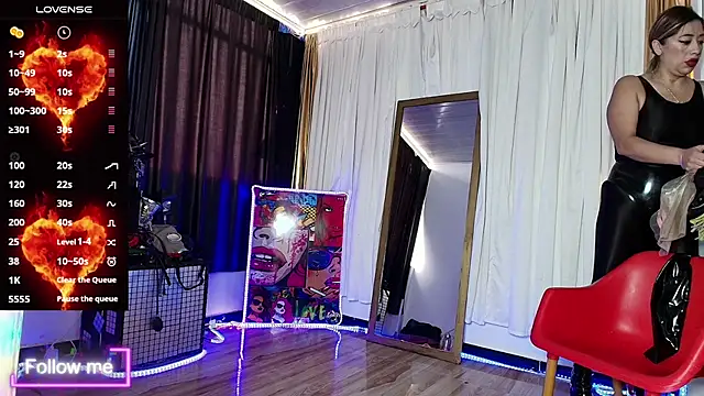 Snapshot of LatexDevil_Blondie chatting on 22, 2, 2025 LatexDevil Blondie online show from 22, 2, 2025